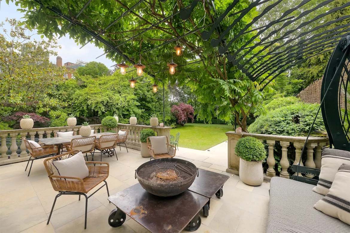 This house on Marlborough Place offers not only luxury and comfort but also a unique atmosphere that makes it a special place to live. Its location, interior, and garden create an ideal setting for a fulfilling life.  Location Situated in one of London’s most prestigious neighborhoods, the house provides convenient access to the city’s finest restaurants, shops, and cultural attractions. Within walking distance, residents can find cozy cafés, boutiques, and beautiful parks, allowing them to enjoy the urban lifestyle without losing the sense of privacy and tranquility.  Eco-Friendliness and Sustainability Great attention has been paid to environmental issues and sustainable development. The house is equipped with energy-efficient heating and cooling systems, which not only reduce energy consumption but also create a comfortable indoor climate. The sustainable materials used in construction underscore Dendynamics' commitment to environmental protection.  Family Spaces In addition to the main living areas, the house offers numerous opportunities for family activities. Spacious rooms are perfect for hosting family celebrations, parties, or quiet evenings with board games. A separate playroom or home theater can provide cozy movie nights, creating an atmosphere of homey warmth.  Entertainment Options The garden and outdoor spaces provide opportunities for active recreation and entertainment. One could install a pool, a children’s play area, or barbecue zones, making this house an ideal setting for friendly gatherings and celebrations. The spacious terrace, surrounded by greenery, is perfect for summer parties or romantic dinners outdoors.  Unique History Every corner of this house tells its own story, adding to its special charm. The interior can be tailored to meet the residents' individual preferences, creating a space that perfectly reflects their lifestyle and personality. The secrets and memories created in this home will become an integral part of its unique history.  Conclusion This house on Marlborough Place is not just a place to live; it is a space where luxury, comfort, style, and individuality come together. It becomes the backdrop for unforgettable moments shared with family and friends, offering a unique living experience in one of the most beautiful and desirable areas of London.